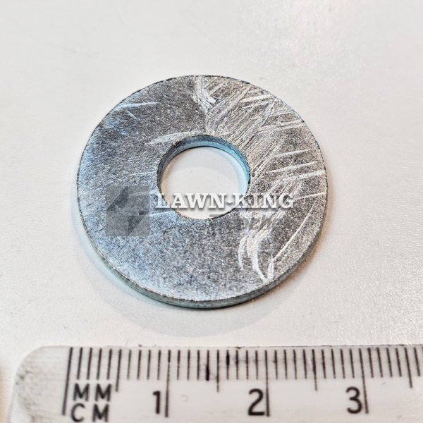 112523080/0: Stiga Group (Alpina, Castelgarden, Mountfield etc) washer suitable for lawn tractors and lawnmowers. Silver metal washer on a white background with a ruler depicting the measurement of 30mm.